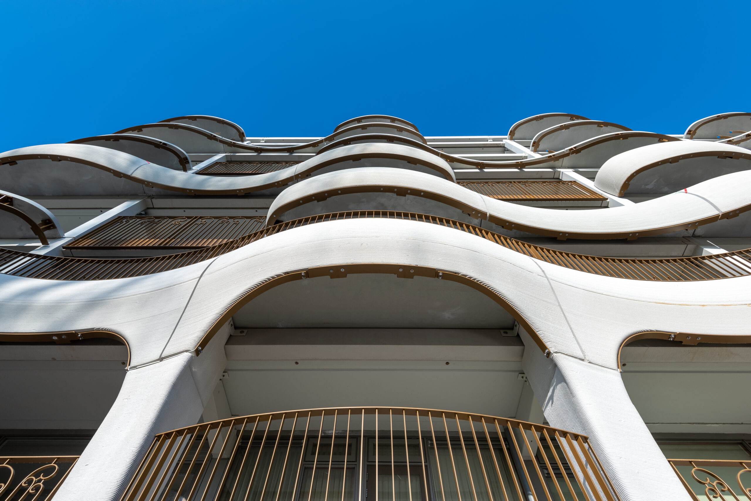 3D-betonprinter geeft jaren ‘70 flatgebouwen een nieuw gezicht